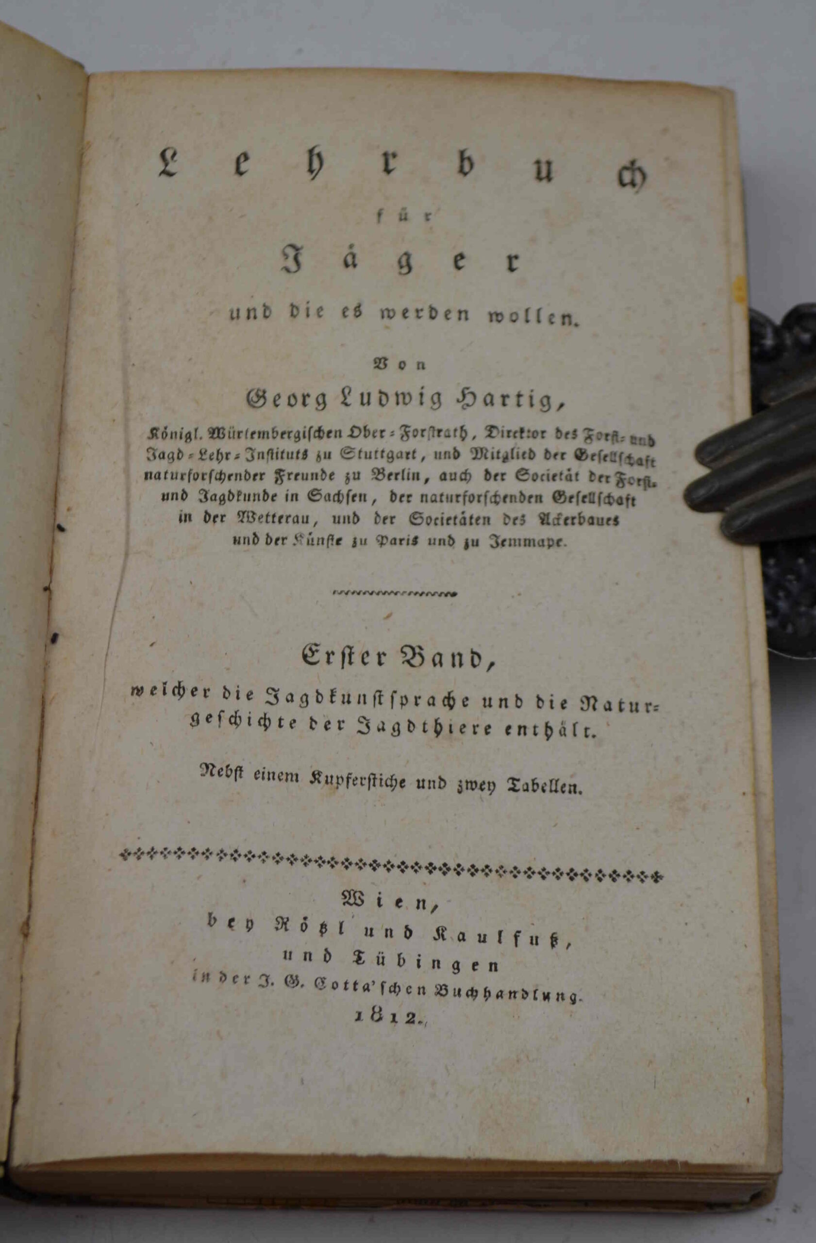 156573-2